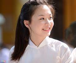 4 cô nàng xinh đẹp trường Phan Đình Phùng xưa và nay gây thương nhớ một thời áo trắng chưa xa