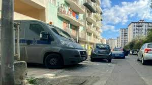 Questa mattina, in via ponticelli ad avellino, alcuni delinquenti hanno assaltato un portavalori: Due Schioppettate E Sparisci Subito Il Paracco Progettava L Assalto A Un Portavalori