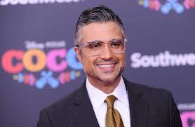 He dubbed voices for the spanish edition of bee. Jaime Camil On The Power Of Comedy And Highlighting Diverse Voices In Hollywood Exclusive Entertainment Tonight