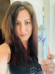 Textured, voluminous, matte, this water-soluble Clay Matte Pomade gives you  flexible hold that lasts all day without the shine. Perfect for on-the-go  styling, now in a 95g TSA-approved puck with an improved