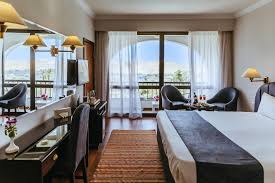 اعتبرت أسوان تاريخيًا إحدى أهم مدن جنوب مصر والبوابة الجنوبية لها، حيث يقع إلى الجنوب منها الشلال الأول لنهر النيل والذي مَثَّل حدًا طبيعيًا بين صعيد مصر والنوبة. ÙÙ†Ø¯Ù‚ Ø¨Ø³Ù…Ø© Ø§Ø³ÙˆØ§Ù† Ø£Ø³ÙˆØ§Ù† Ø£Ø­Ø¯Ø« Ø£Ø³Ø¹Ø§Ø± 2021