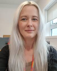 This #MentalHealthAwarenessWeek, meet the team behind student wellbeing at  Cardiff ISC 💚 ⁠ 👋 Say hi to Hannah Biss- Senior Wellbeing & Engagement  Coordinator and Designated Safeguarding Lead. "Hello, I'm Hannah Biss,