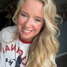 Amanda Travels (@amandatravels25)