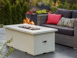 A stylish addition to any backyard space with customizable rock & stucco bases. Fire Pits Solus Decor Uk
