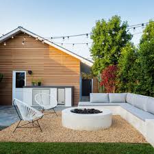 The fire pit must be converted to natural gas by a certified gas technician. 75 Beautiful Mid Century Modern Outdoor Design Houzz Pictures Ideas July 2021 Houzz