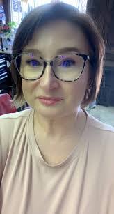 Amanda Connolly's Instagram, Twitter & Facebook