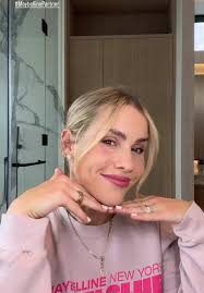 Anya Leah Holt Makeup