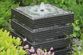 Moderner Gartenbrunnen Designerbrunnen Aus Stein Steingartenspringbrunnen Moderne Form Optik Gartenbrunnen Garten Terrassenbrunnen