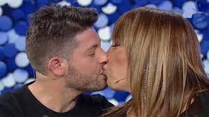 Lizy tagliani avanza en sus estudios de abogacía con apoyo de fernando burlando. Lizy Tagliani Presento A Su Novio En El Programa De Susana Gimenez Tenia Miedo De Lo Que Podian Pensar Sus Amigos Y Su Familia Al Conocerme Infobae