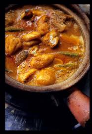 The star of ah lye curry fish head came bubbling in a claypot. Eatingasia First Class Fish Head And Paradisaical Prawns In Sj