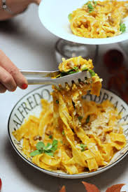 Von Freundschaft Und Cremiger Kurbispasta Schones Leben Rezepte Kurbis Pasta Vegetarisch Kochen