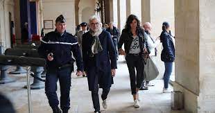 After twenty years with tf1, he became one of the managers of fc nantes in 2008 and for two years. Pascal Praud Et Sa Femme Recueillement Populaire En Hommage Au President Jacques Chirac Dans La Cour Des Invalides A Paris Le 29 Septembre 2019 Des Milliers Purepeople