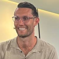 Peter Maye's Instagram, Twitter & Facebook