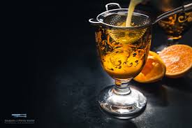 Try the creamy, citrusy dessert cocktail the golden dream after your next meal. Golden Dream Cocktail Zur Happy Hour Elisabeth Von Poelnitz Eisfeld