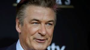 Alec Baldwin julkaisi kuvan vaimostaan ja pojastaan