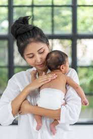 Doktor mungkin akan beri ubat anti asid yang dibuat khas untuk bayi. Buat Sampai Bunyi Burp Sendawakan Bayi Lepas Menyusu Elak Kembung Perut Pa Ma