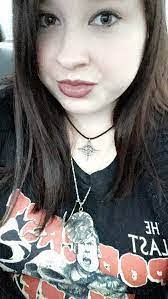 Maggie Hanks's Instagram, Twitter & Facebook