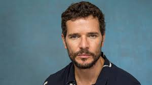 They married in 2015 and have one son. Daniel De Oliveira Comemora Serie 10 Segundos Para Vencer Na Globo