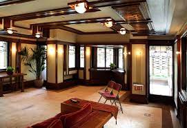 Robie, a successful chicago businessman, decided to have a sturdy, functional and strikingly modern home constructed for his family in hyde park, an elegant chicago neighborhood and home to the campus of the university of chicago. Robie House Wikiwand