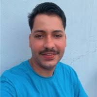 70+ perfiles de «Emerson Luna»