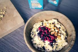 Rezept Fluffiger Eiweiss Quark Mit Nussigem Crunch Rezepte Kohlenhydratfreie Ernahrung Low Carb Rezepte