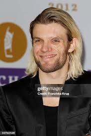 Frieda Gold's Instagram, Twitter & Facebook