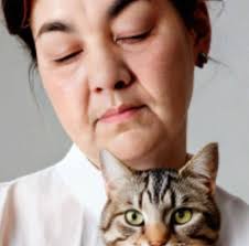 American Idol” winner Fantasia Barrino has signed her North Carolina  mansion over to the bank after failed attempts to sell it, according to  TMZ. More: http://on.myfox8.com/AeBbDsM