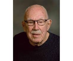 Dustin Cartwright's Instagram, Twitter & Facebook