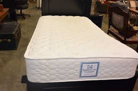 Sealy is devoted to helping you sleep better. Sealy Posturepedic Single Size Mattress And Boxspring