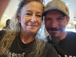 Hi I am pretty new to newport and don't have friends looking t9 meet new  people