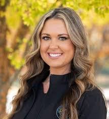 Holly Baumann's Instagram, Twitter & Facebook