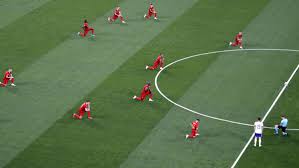 Beeindruckend war die vorstellung der belgischen nationalmannschaft bereits in der qualifikation, das ist der kader von belgien. Em 2021 Belgische Nationalspieler Knien Vor Partie Gegen Russland Fussball Stuttgarter Zeitung
