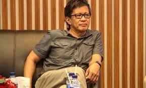 Rocky gerung (lahir di manado, sulawesi utara, 20 januari 1959; Biodata Profil Dan Fakta Rocky Gerung Presiden Akal Sehat Dailysia