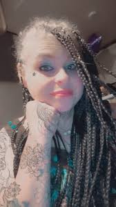 Looking for someone who can braid my hair