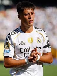 Arda Güler : « Mon contrat actuel avec le Real Madrid est de 6 ans, mais l'idée est de rester au club durant toute ma carrière. »