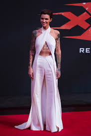 اليوم كان فطورنا من اختيار ربا من قناة روبي روز عشان تعرفوا شو خلينا ربا تطبخ اليوم لعيلتها : Ruby Rose In Balmain At The Xxx Return Of Xander Cage Premiere Vogue