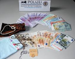 Falsche Polizisten Erbeuten Geld Und Schmuck Bande Ausgehoben Ortenaukreis Badische Zeitung