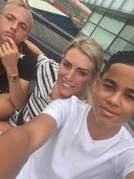 Donyell malen (born 19 january 1999) is a dutch professional footballer who plays as a forward for eredivisie club psv eindhoven and the netherlands national team. Moeder Manon De Vries Over Noa Lang Hij Zit Op Zijn Plek I Het Belang Van Limburg Mobile