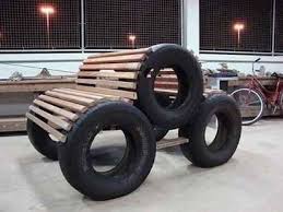 Ne Jetez Pas Les Pneus Uses Pour La Renovation Domiciliaire Bricolage Decoration Interieure Meubles Dec Meubles En Pneus Meuble Garage Projets De Mobilier
