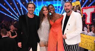 Die models haben gerade den vertical catwalk hinter sich legt. Finale Auf Pro7 Gntm 2018 Toni 18 Ist Die Schonste Im Ganzen Land Friedrichshain