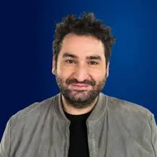 Mouloud Achour avec Déborah Pham