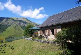 Gite A Aydius Pyrenees Atlantiques La Curette Gites De France Bearn Pays Basque Maison Isolee Gite Gite De France