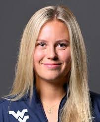 Carrie Gilson's Instagram, Twitter & Facebook