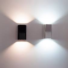 Applique led per esterni faretto doppia luce 10w lampada muro parete. Applique Led Faretto Doppia Luce 10w Lampada Muro Parete Giardino Esterno Ip55 Ebay