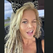 Shauna Duvall's Instagram, Twitter & Facebook