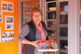Carte Pain Legumes Fruits De Mer Pizzas Ou Se Trouvent Les Distributeurs Automatiques Dans Le Centre Manche Cote Manche