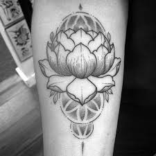 Ce modèle de tatouage ephemere dessin fleur de lotus est une plaquette de petite taille faisant 10,5 x 6 cm de dimensions. Tatouage Lotus Significations Et Illustrations Tattoome Le Meilleur Du Tatouage