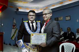 A maçonaria ensina, no grau do arco real (do rito de york) que o nome verdadeiro de deus é jabulom. Prefeito Firmino Filho Recebe Titulo De Amigo Da Maconaria Piauiense Prefeitura Municipal De Teresina