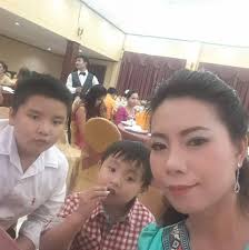 Nalee Lee updated her profile picture.