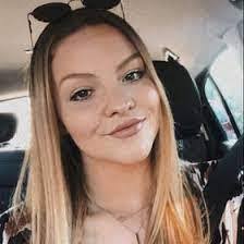 Emily Braddock's Instagram, Twitter & Facebook